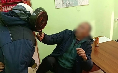 В Якутии охотник избил знакомого до смерти сковородкой