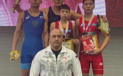 Греко-римская борьба: Якутяне завоевали две золотые медали на первенстве ДВФО. "Лучший борец"