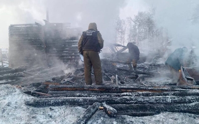 На пожаре в Нюрбинском улусе погибли трое детей, их мать и родственник: Возбуждено уголовное дело