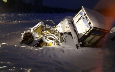 В Якутии суд взыскал с компании более 400 тысяч рублей за загрязнение озера нефтепродуктами: Бульдозер провалился под лед