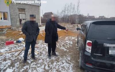 Житель Якутии, угрожая ножом, похитил бывшую девушку: Потерпевшая выпрыгнула из машины на ходу и сбежала