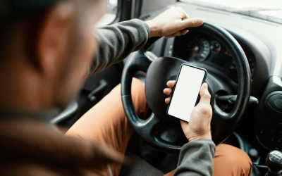 У водителя из Мирного мошенники похитили 15 млн рублей