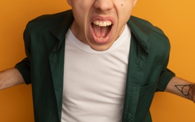 Житель Якутска избил и укусил соседа за жалобы на шум: Мужчине вынесен приговор за жестокое избиение, кражу и мошенничество на АЗС