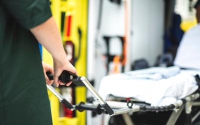 В Мирнинском районе мужчина упал с 5-метровой высоты и погиб