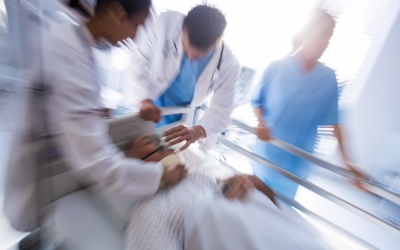 В Якутске с тяжкими телесными повреждениями госпитализирован мужчина