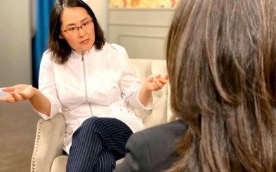 Выгорание врачей: психотерапевт Алтана Алексеева о том, что система «выжимает» медиков и как это меняет здравоохранение