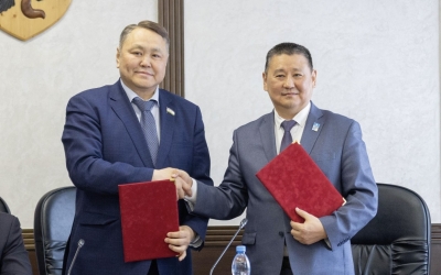 Якутская городская Дума и Районный Совет депутатов Хангаласского улуса подписали соглашение о сотрудничестве