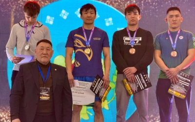 Два инцидента на чемпионате Якутии по вольной борьбе: дисквалификация и скандал на пьедестале