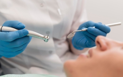 «Лечить зубы стало роскошью»: Жительница Якутии о недоступной стоматологии и провалах в здравоохранении