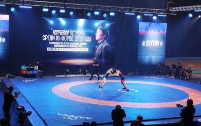 Вольная борьба: В Якутске прошла матчевая встреча, посвященная юбилею олимпийца Александра Иванова