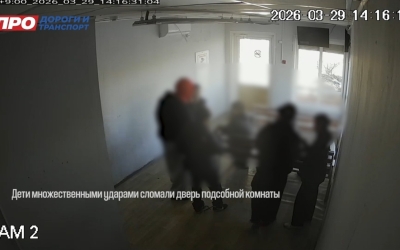 В Якутске подростки разгромили тёплую автобусную остановку «Сквер Гагарина»: материалы передадут в полицию