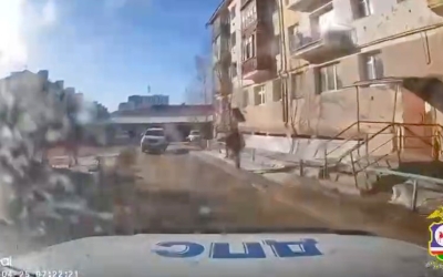 Дикая погоня в Якутске: 15-летний подросток на Toyota Land Cruiser устроил гонку с полицией и несколько ДТП