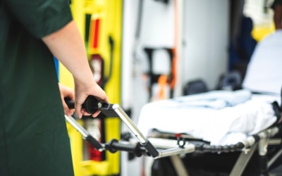 В Якутске водитель сбил двухлетнего ребенка: Малыш госпитализирован с открытой черепно-мозговой травмой и переломами основания черепа