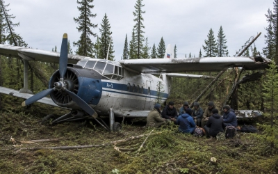 Ан-2 с восемью людьми на борту совершил аварийную посадку в лесу в Якутии