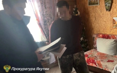 Житель Якутии из-за ссоры о трудоустройстве смертельно ранил ножом в ногу 69-летнего отца