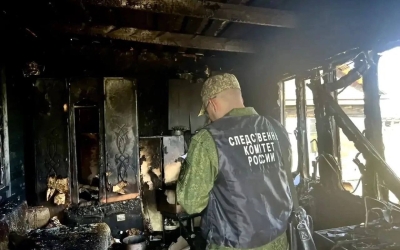 В Усть-Майском районе возбуждено уголовное дело по факту гибели 3-летнего ребёнка и его бабушки при пожаре