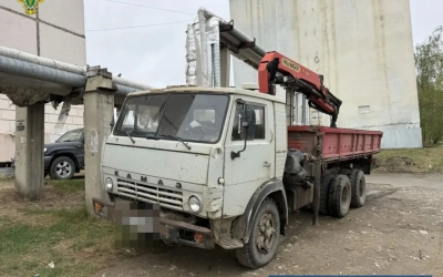 В Якутске мужчина поднял груз на неисправном кране и придавил заказчика: Пострадавший получил тяжкий вред здоровью