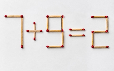 7+9=2: уберите две спички и получите правильный пример