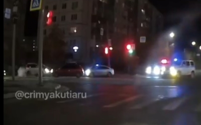 В Якутске женщина угнала иномарку и попала в ДТП во время погони: опубликовано видео