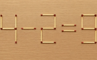 4−2=9: переложите две спички. У головоломки есть два решения