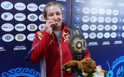 Россиянка Алина Касабиева - чемпионка мира по женской борьбе