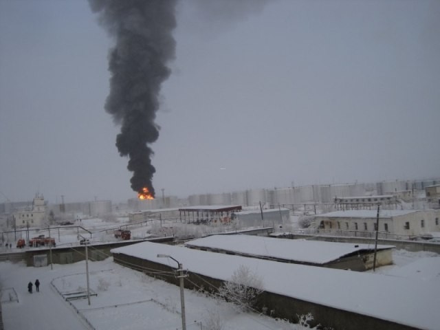 Взрыв нефтебазы в орле сегодня. Саханефтегазсбыт Якутская Нефтебаза. Нефтебаза Жатай. Якутская Нефтебаза Жатай. Нефтебаза Хандыга.