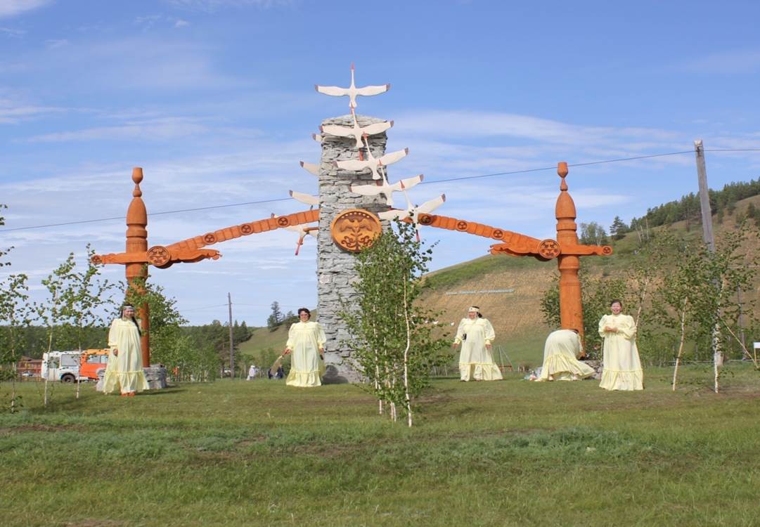 Хангаласский улус. Ысыах Хангаласского улуса. Орто дойду Хангаласский улус. Ысыах Олонхо в Хангаласском улусе. Ысыах Олонхо Покровск.