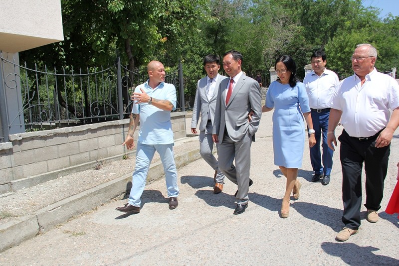 На улице Якутской