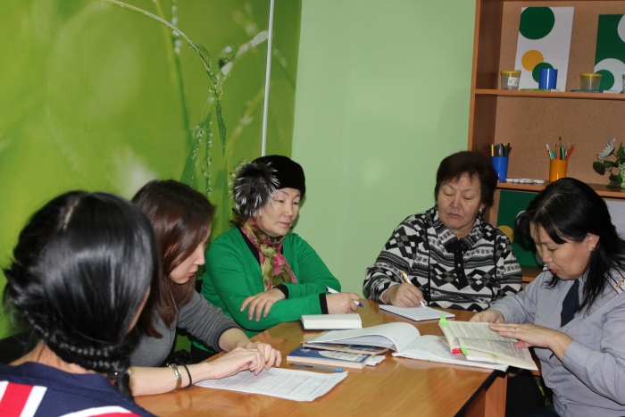 Муниципальные учреждения якутска. Исправительные учреждения Якутска. Фото работы с родителями в ДОУ Якутск.