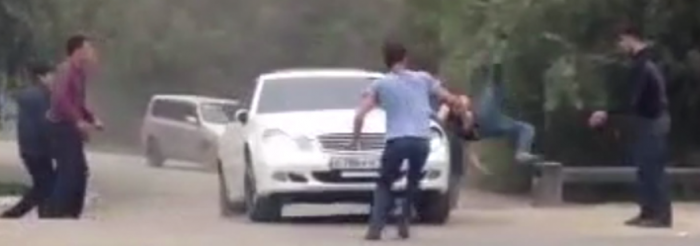 Крутой священник. Дерутся жопами. Дерутся жопами. Пейдж ванзант юфс. Дерутся жопами.