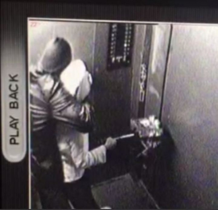Брат сестру против воли видео. Нападение в лифте ОБЖ. При нападении в лифте. Нападение в лифте картинки. Криминогенная ситуация в лифте.