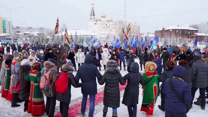 Якутск тв. День единства в Якутии фото. В день народного единства улицы в Якутске. Цикл Якутск.