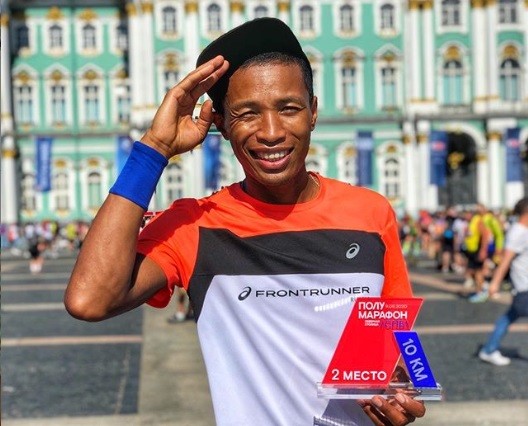 Якутянин стал серебряным призером бегового полумарафона «Северная столица»