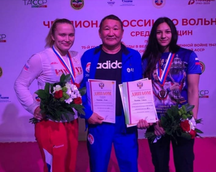 Женская борьба: Якутянки завоевали две медали на чемпионате России