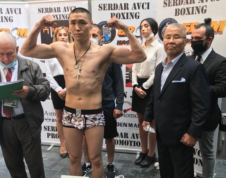 Боксер из Якутии проведет первый бой на профессиональном ринге