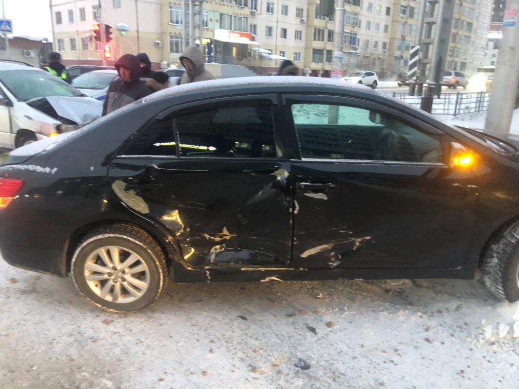 В Якутске при столкновении двух иномарок пострадала пассажирка