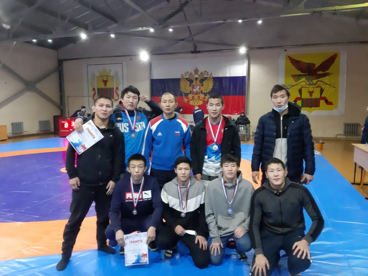 Борцы-классики завоевали три путевки на чемпионат России