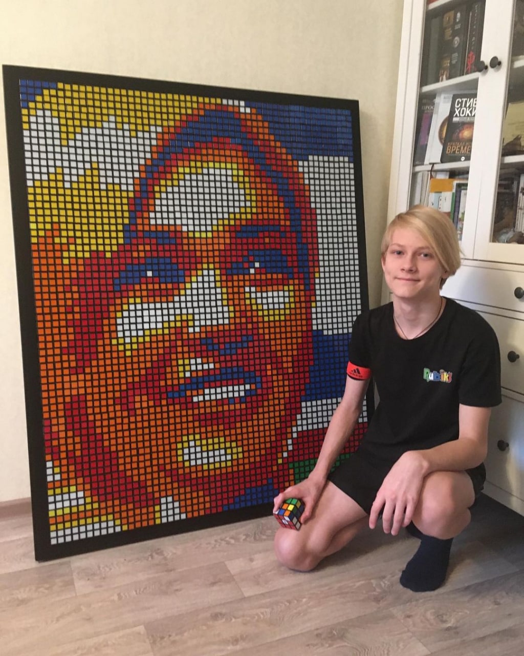 Поклонник Сарданы Трофимовой сделал ее портрет из... кубиков Рубика