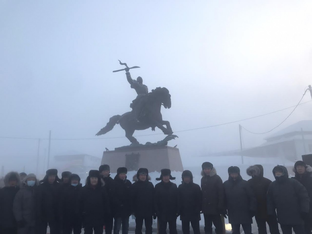 «Железные дороги Якутии» приняли участие в создании памятника национальному герою народа Саха Василию Манчары