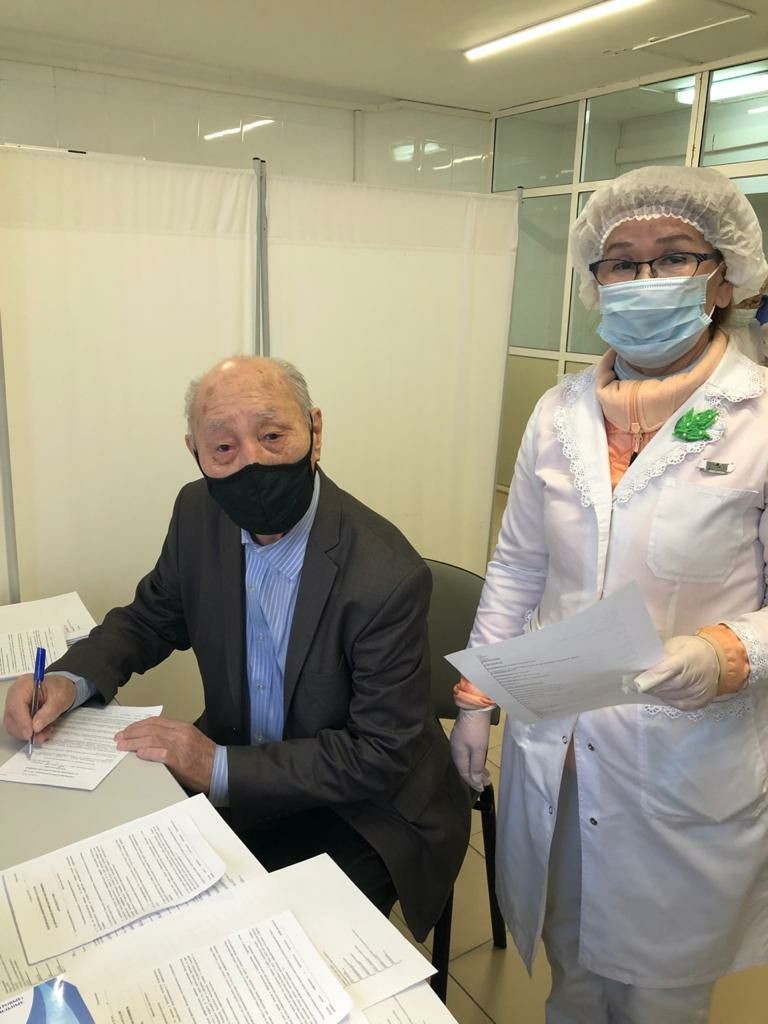 Заслуженный врач РФ призывает жителей Якутии получить вакцину против Covid-19