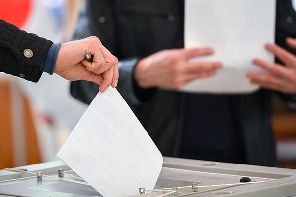 В первый день на выборах мэра Якутска проголосовали более 20 тысяч горожан