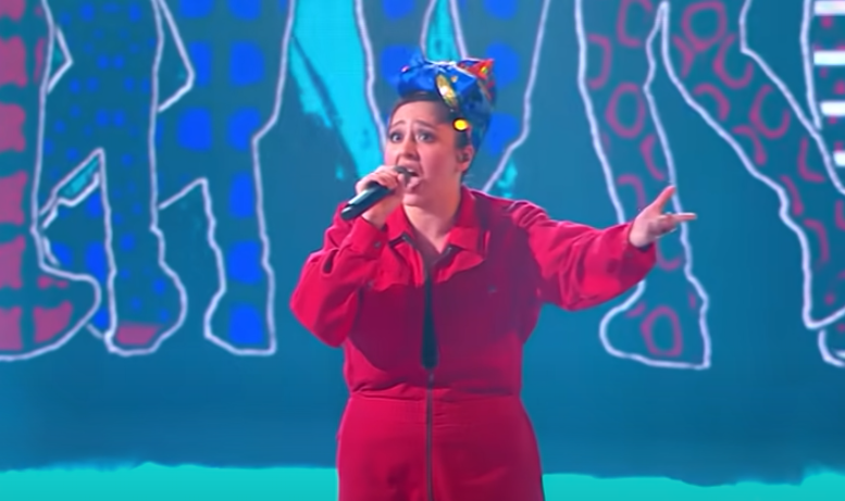 Якутские мастерицы передали певице Manizha ткань для костюма на Евровидение -2021