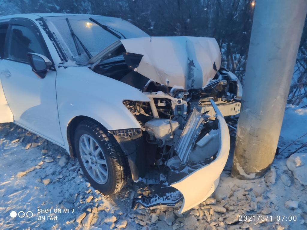 В Якутске пьяная автомобилистка врезалась в столб