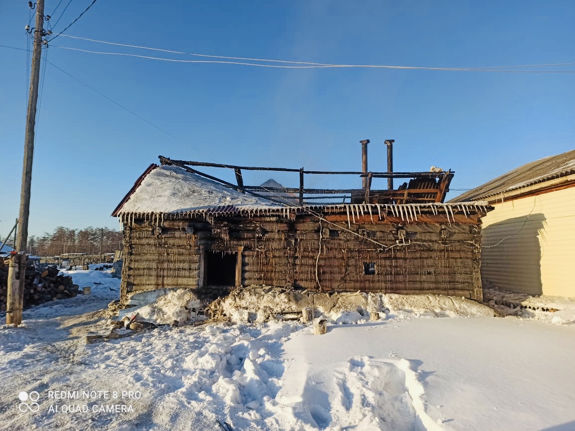 В Якутии на пожаре погиб человек