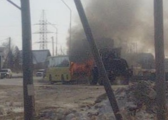 В пригороде Якутска загорелся школьный автобус: Следователи начали проверку