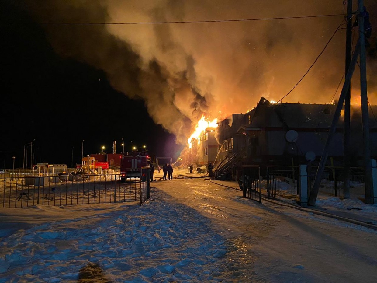 В Якутии на пожаре погибли четыре человека, в том числе двое маленьких детей