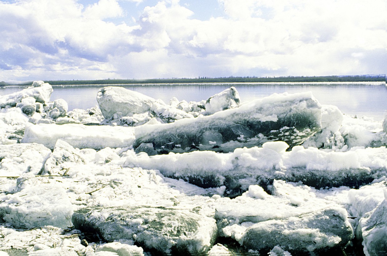 Кромка ледохода на реке Лене достигнет границ Якутии на один-два дня позже нормы
