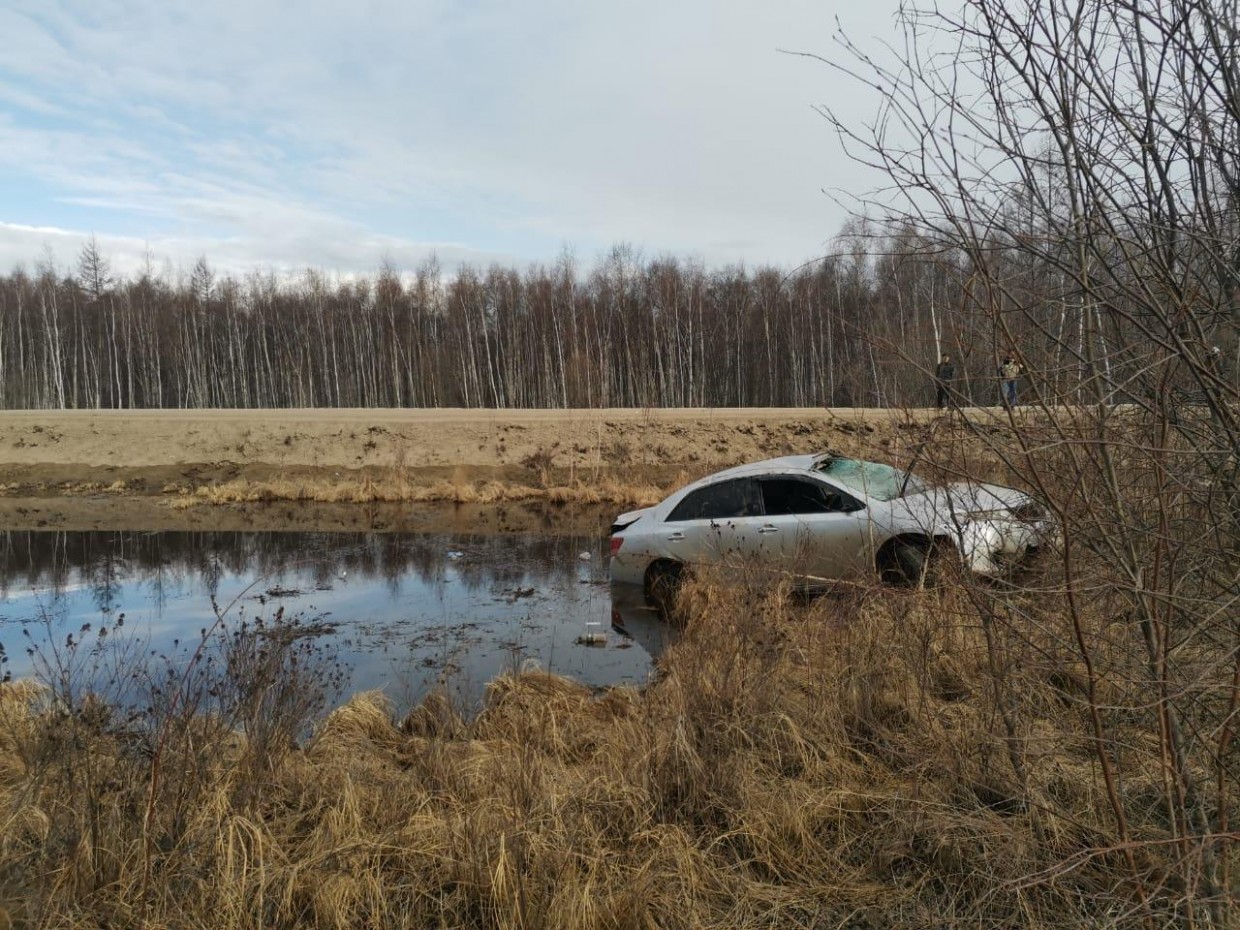 В Якутии пьяная девушка на чужой автомашине устроила ДТП 