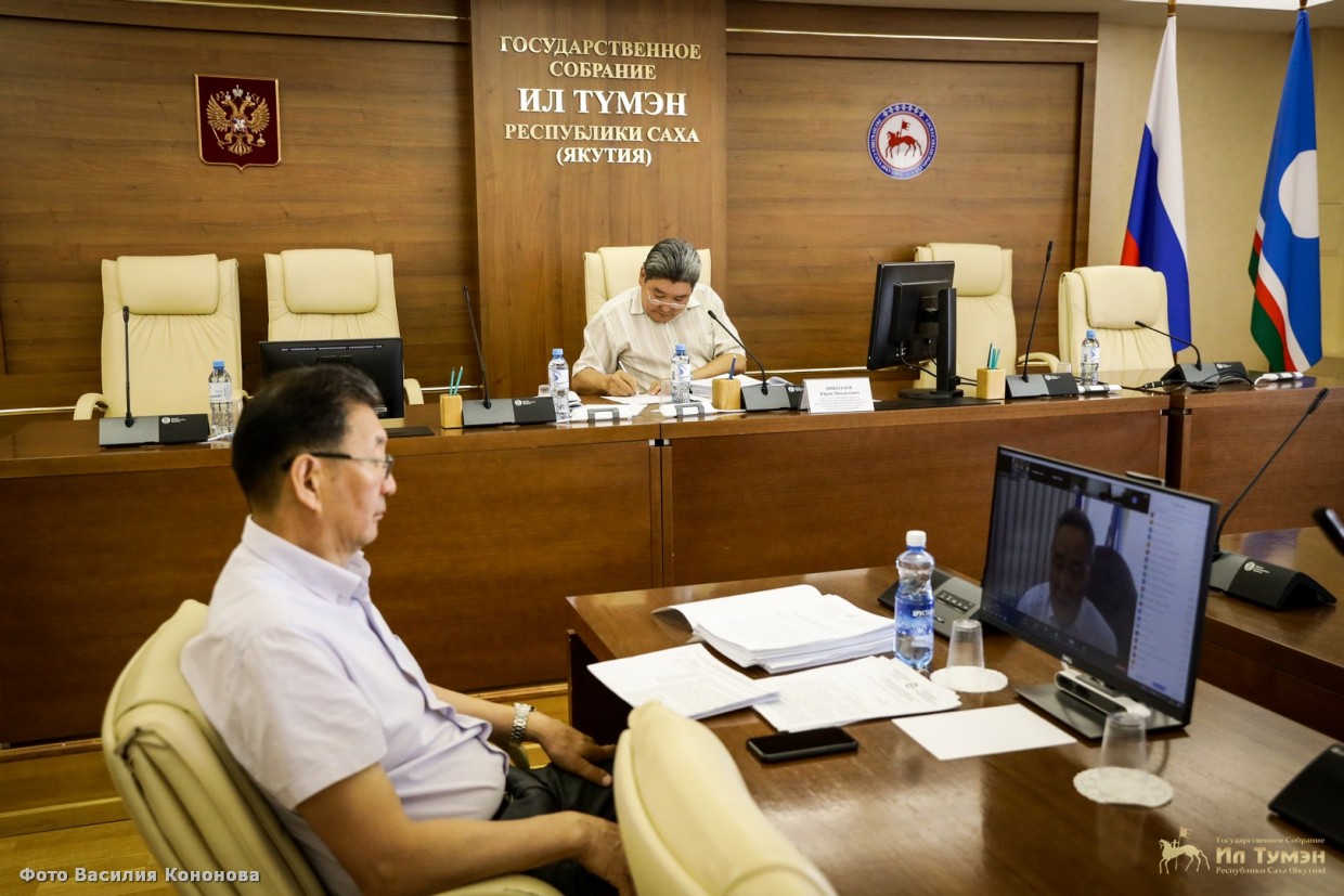 Юрий Николаев провел расширенное заседание бюджетного комитета