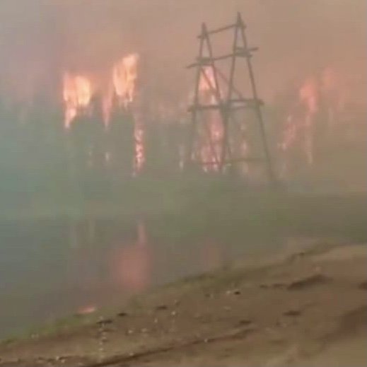Энергетики ЗЭС  продолжают борьбу с лесными пожарами
